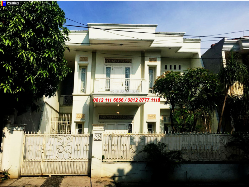 Rumah Kampung Ambon Pulomas, Jakarta Timur, LANTAI MARMER !!